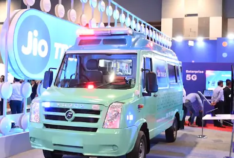 5g connected Ambulance showcase by JIO